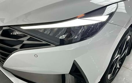 Hyundai Elantra, 2021 год, 1 300 000 рублей, 5 фотография