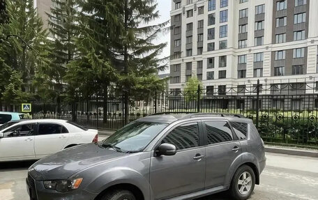 Mitsubishi Outlander III рестайлинг 3, 2011 год, 1 300 000 рублей, 5 фотография