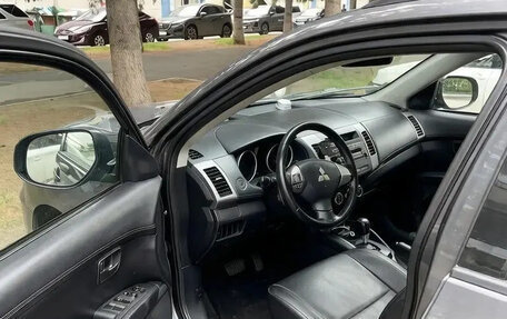 Mitsubishi Outlander III рестайлинг 3, 2011 год, 1 300 000 рублей, 2 фотография