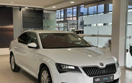 Skoda Superb III рестайлинг, 2015 год, 1 517 000 рублей, 3 фотография