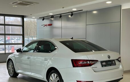 Skoda Superb III рестайлинг, 2015 год, 1 517 000 рублей, 6 фотография