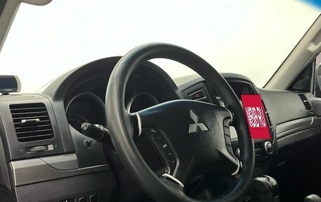 Mitsubishi Pajero IV, 2011 год, 1 690 000 рублей, 18 фотография