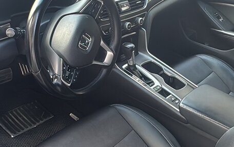 Honda Accord IX рестайлинг, 2018 год, 2 200 000 рублей, 18 фотография