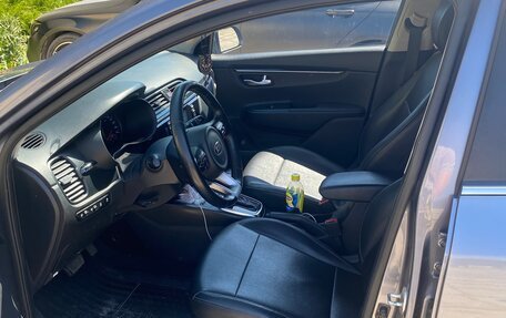 KIA Rio IV, 2017 год, 1 350 000 рублей, 5 фотография