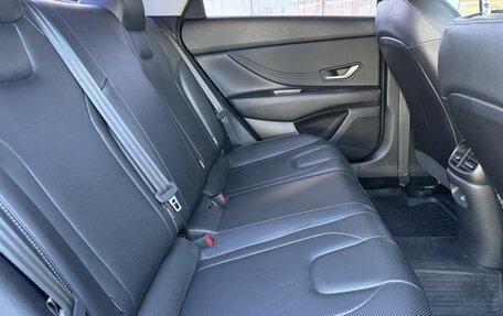 Hyundai Elantra, 2023 год, 2 050 000 рублей, 11 фотография
