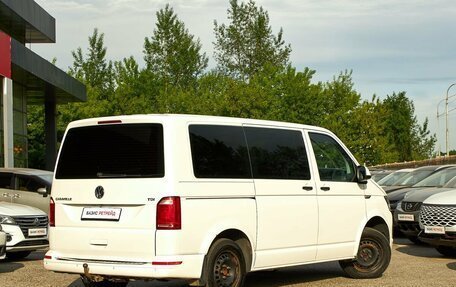 Volkswagen Caravelle T6 рестайлинг, 2016 год, 1 949 000 рублей, 4 фотография