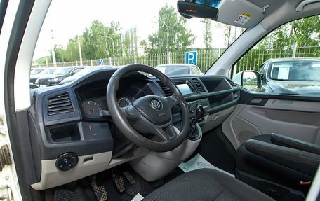 Volkswagen Caravelle T6 рестайлинг, 2016 год, 1 949 000 рублей, 7 фотография