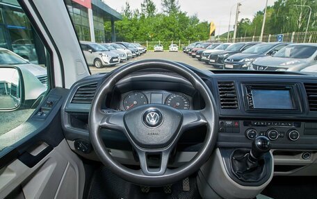 Volkswagen Caravelle T6 рестайлинг, 2016 год, 1 949 000 рублей, 9 фотография