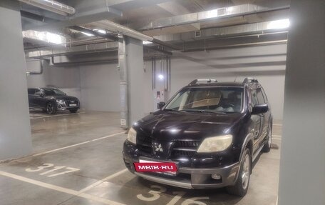 Mitsubishi Outlander III рестайлинг 3, 2006 год, 550 000 рублей, 16 фотография