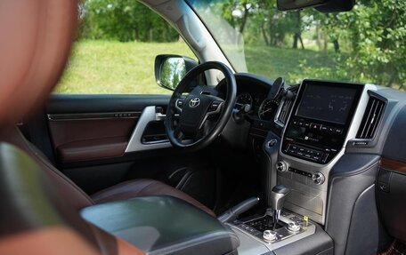 Toyota Land Cruiser 200, 2016 год, 5 500 рублей, 29 фотография