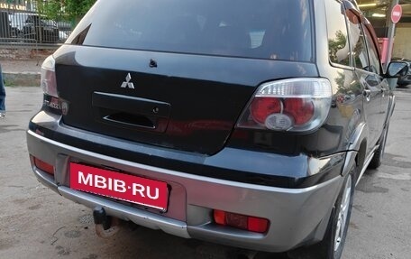 Mitsubishi Outlander III рестайлинг 3, 2004 год, 610 000 рублей, 6 фотография