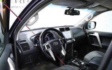 Toyota Land Cruiser Prado 150 рестайлинг 2, 2013 год, 2 990 000 рублей, 9 фотография