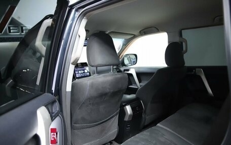 Toyota Land Cruiser Prado 150 рестайлинг 2, 2013 год, 2 990 000 рублей, 10 фотография