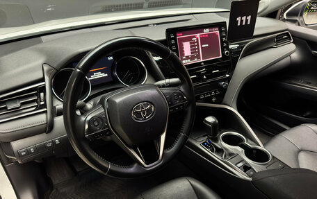 Toyota Camry, 2022 год, 3 200 000 рублей, 13 фотография
