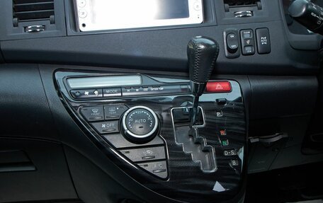 Toyota ISis I, 2011 год, 1 189 000 рублей, 12 фотография