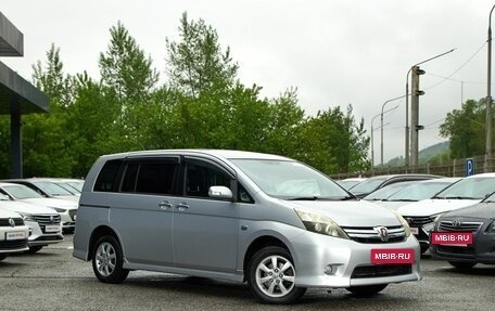 Toyota ISis I, 2011 год, 1 189 000 рублей, 3 фотография