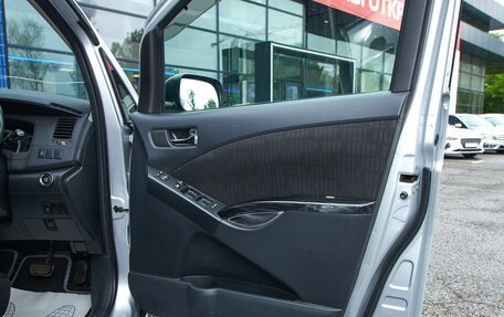 Toyota ISis I, 2011 год, 1 189 000 рублей, 17 фотография