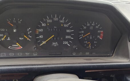 Mercedes-Benz E-Класс, 1992 год, 155 000 рублей, 12 фотография