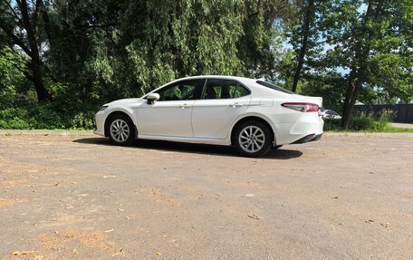 Toyota Camry, 2021 год, 2 850 000 рублей, 4 фотография
