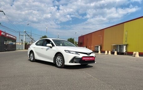 Toyota Camry, 2021 год, 2 850 000 рублей, 2 фотография