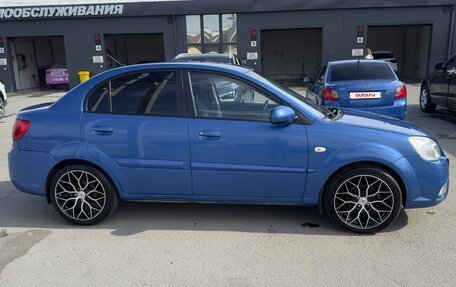 KIA Rio II, 2011 год, 700 000 рублей, 3 фотография
