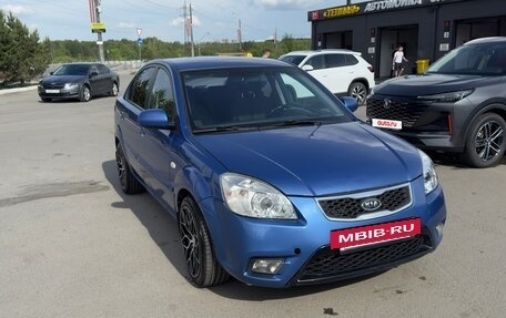 KIA Rio II, 2011 год, 700 000 рублей, 2 фотография