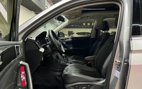 Volkswagen Tiguan II, 2022 год, 2 220 000 рублей, 9 фотография