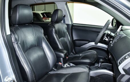 Mitsubishi Outlander III рестайлинг 3, 2010 год, 1 349 000 рублей, 8 фотография