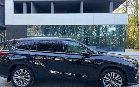 Toyota Highlander, 2021 год, 3 870 000 рублей, 4 фотография