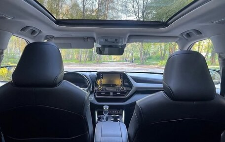 Toyota Highlander, 2021 год, 3 870 000 рублей, 9 фотография