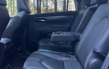 Toyota Highlander, 2021 год, 3 870 000 рублей, 7 фотография