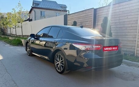 Toyota Camry, 2022 год, 3 250 000 рублей, 3 фотография