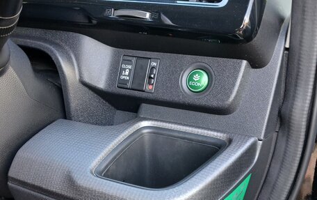 Honda Stepwgn IV, 2015 год, 1 800 000 рублей, 11 фотография