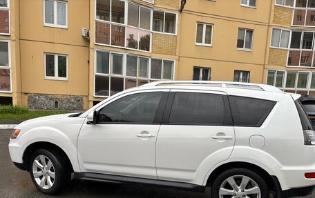 Mitsubishi Outlander III рестайлинг 3, 2010 год, 1 570 000 рублей, 4 фотография