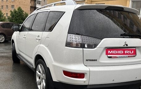 Mitsubishi Outlander III рестайлинг 3, 2010 год, 1 570 000 рублей, 5 фотография