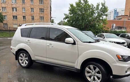 Mitsubishi Outlander III рестайлинг 3, 2010 год, 1 570 000 рублей, 8 фотография