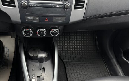 Mitsubishi Outlander III рестайлинг 3, 2010 год, 1 570 000 рублей, 12 фотография