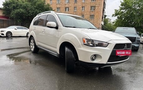 Mitsubishi Outlander III рестайлинг 3, 2010 год, 1 570 000 рублей, 9 фотография