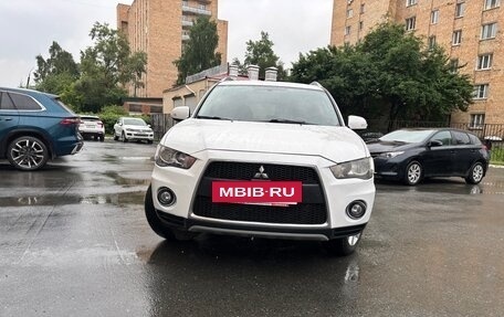 Mitsubishi Outlander III рестайлинг 3, 2010 год, 1 570 000 рублей, 10 фотография
