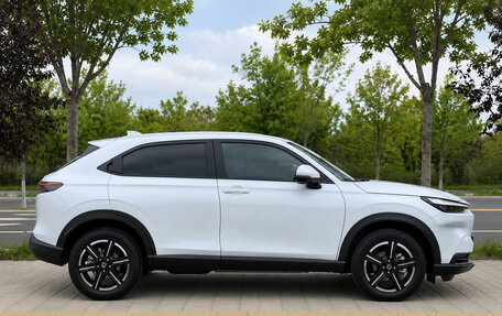 Honda Vezel, 2023 год, 1 825 000 рублей, 6 фотография