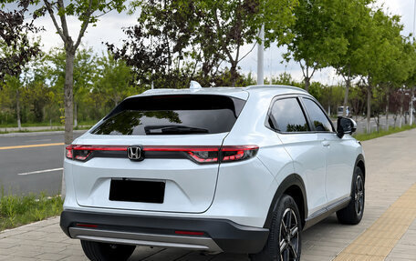 Honda Vezel, 2023 год, 1 825 000 рублей, 5 фотография