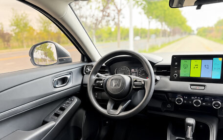 Honda Vezel, 2023 год, 1 825 000 рублей, 14 фотография