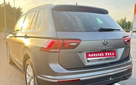 Volkswagen Tiguan II, 2021 год, 3 550 000 рублей, 3 фотография