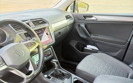 Volkswagen Tiguan II, 2021 год, 3 550 000 рублей, 6 фотография