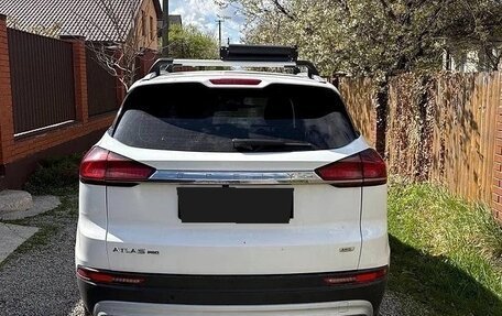Geely Atlas, 2022 год, 1 632 000 рублей, 4 фотография