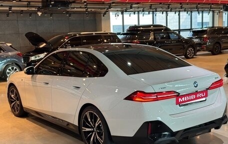 BMW 5 серия, 2024 год, 6 395 000 рублей, 4 фотография