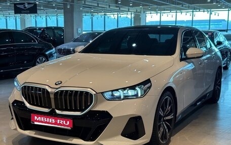 BMW 5 серия, 2024 год, 6 395 000 рублей, 3 фотография