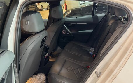 BMW 5 серия, 2024 год, 6 395 000 рублей, 12 фотография