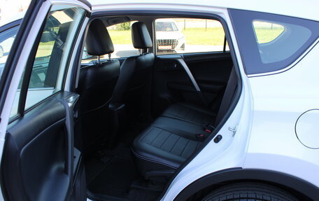 Toyota RAV4, 2015 год, 1 799 000 рублей, 14 фотография
