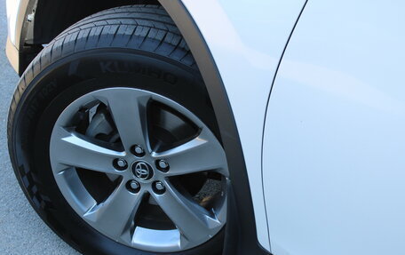 Toyota RAV4, 2015 год, 1 799 000 рублей, 33 фотография